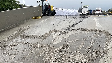 Foto von Entschichtungsarbeiten an der Rampe