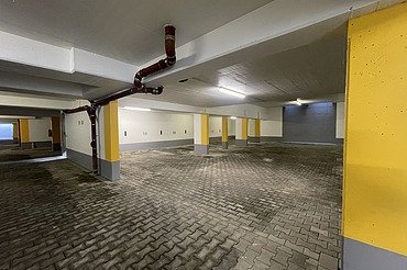 Foto von einer beschichteten Tiefgarage