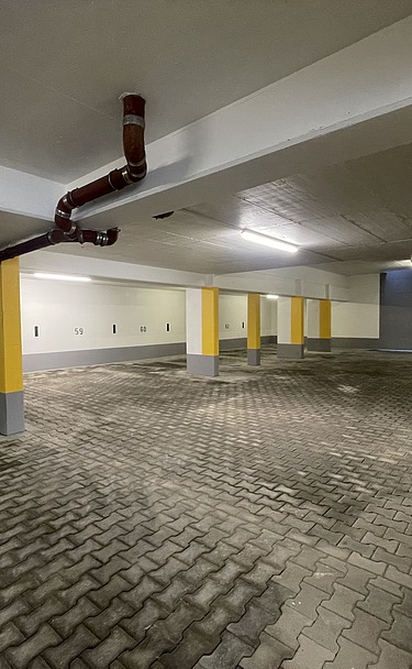 Foto von einer beschichteten Tiefgarage