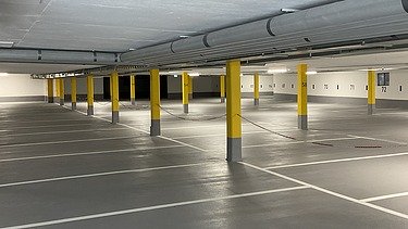 Foto von einer fertig sanierten Tiefgarage