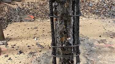 Foto von Höchstdruckwasserstrahlen Betonstütze