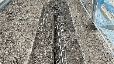 Foto von freigelegter Fuge mittels Höchstdruckwasserstrahlen Roboter Abtrag