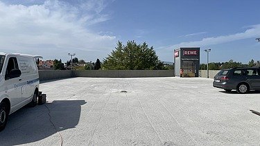 Foto von einen entschichteten Parkddeck