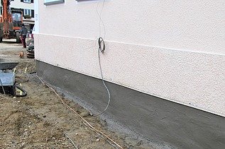Foto von einer abgedichteten Kellerwand