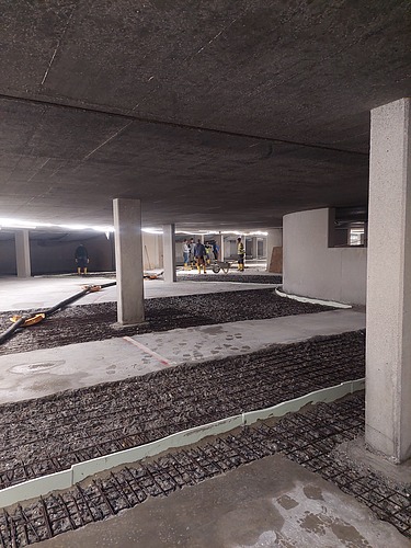Foto von Vorbereitungen für den Betoneinbau in der Tiefgarage
