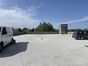 Foto von einen entschichteten Parkddeck