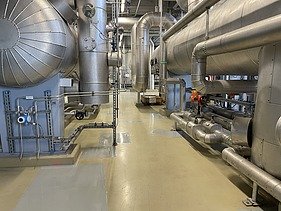 Foto des Hallenbodens mit einer Beschichtung