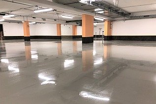 Foto von einer beschichteten Tiefgarage