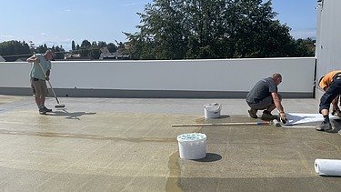 Foto von Abdichtungsarbeiten auf der Rampe