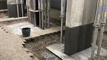 Foto von Feinspachtelarbeiten in der Tiefgarage