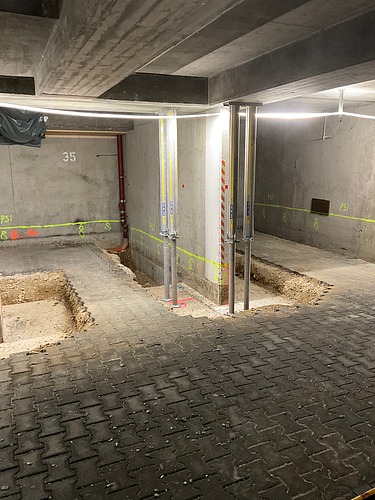 Foto von Höchstdruckwasserstrahlarbeiten an den aufgehenden Bauteilen Wänden